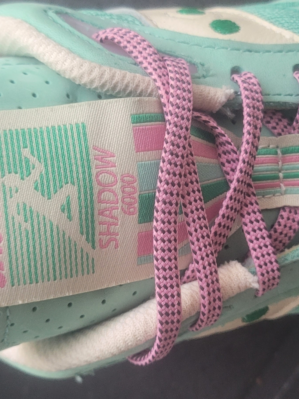 Saucony Women’s Mint Green Sneakers with Pink Laces - Picture 3 of 3